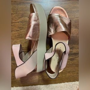 NWOT Naked Feet Platform Sandals